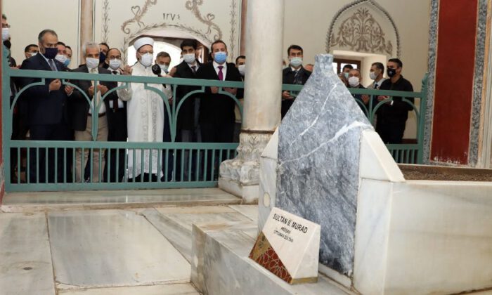 Sultan 2. Murad Han Bursa’da dualarla anıldı