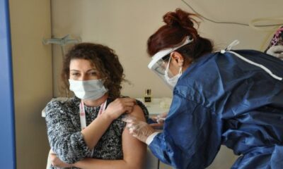 Didim’de sağlık çalışanlarına ilk aşılar yapıldı