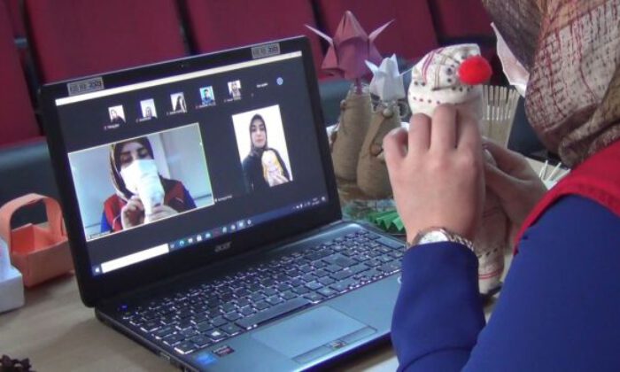 Erzincan’da gençler online eğitimde